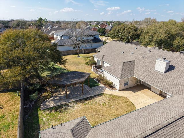 16001 Kevindale Court, Houston, TX 77040