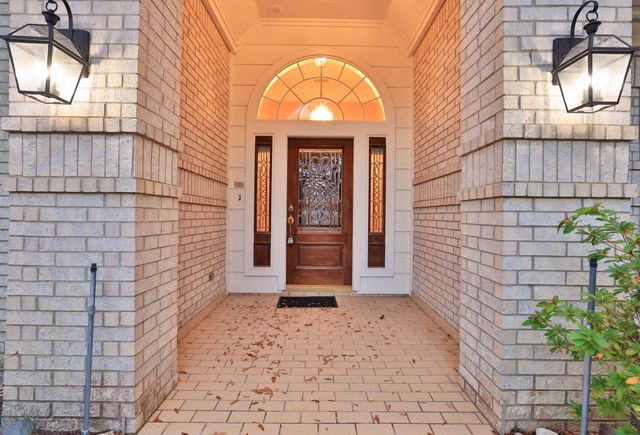 16001 Kevindale Court, Houston, TX 77040