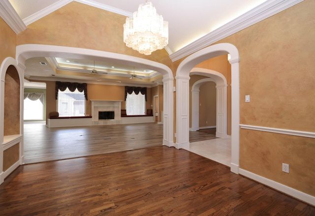 16001 Kevindale Court, Houston, TX 77040