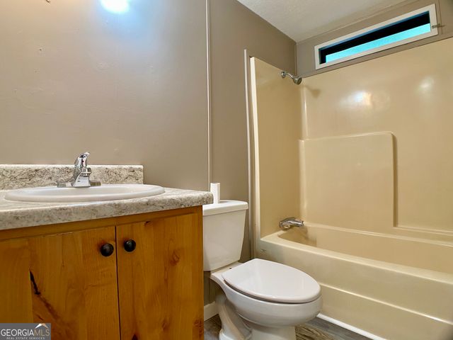 61 Berry Patch Lane, Cleveland, GA 30528