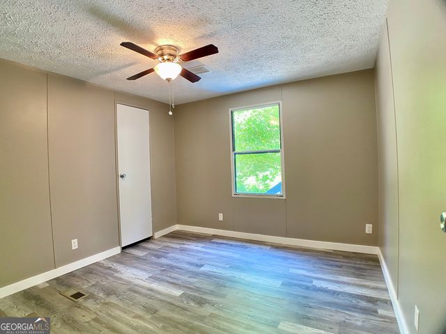 61 Berry Patch Lane, Cleveland, GA 30528
