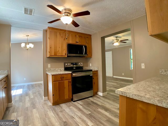 61 Berry Patch Lane, Cleveland, GA 30528