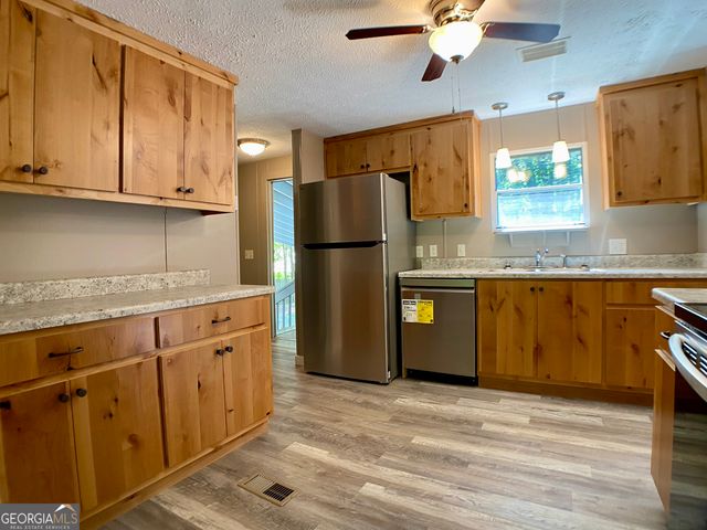 61 Berry Patch Lane, Cleveland, GA 30528