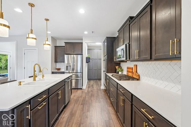 6762 Hidden Meadow Pass, Mccordsville, IN 46055