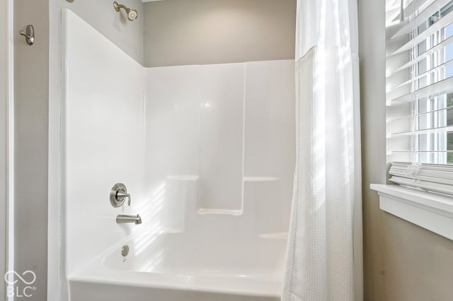 6762 Hidden Meadow Pass, Mccordsville, IN 46055