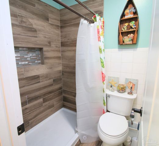 1200 Shoreline Dr 403, Gulf Breeze, FL 32561