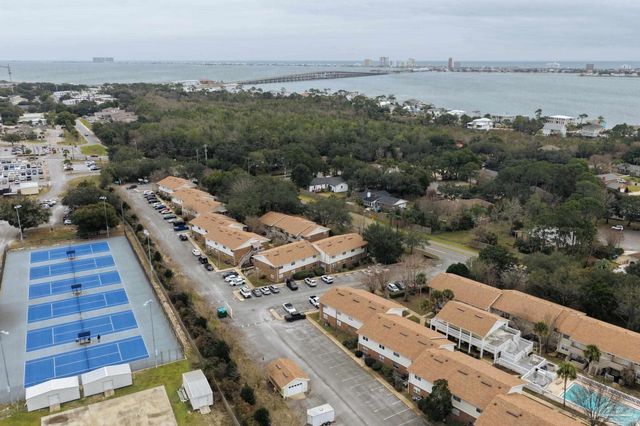 1200 Shoreline Dr 403, Gulf Breeze, FL 32561