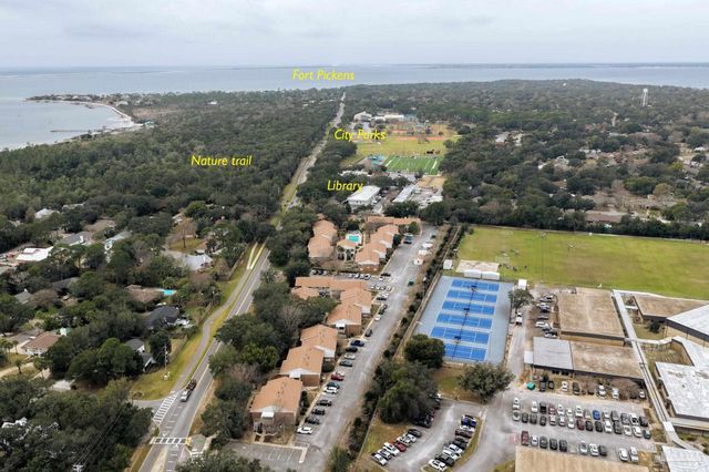 1200 Shoreline Dr 403, Gulf Breeze, FL 32561