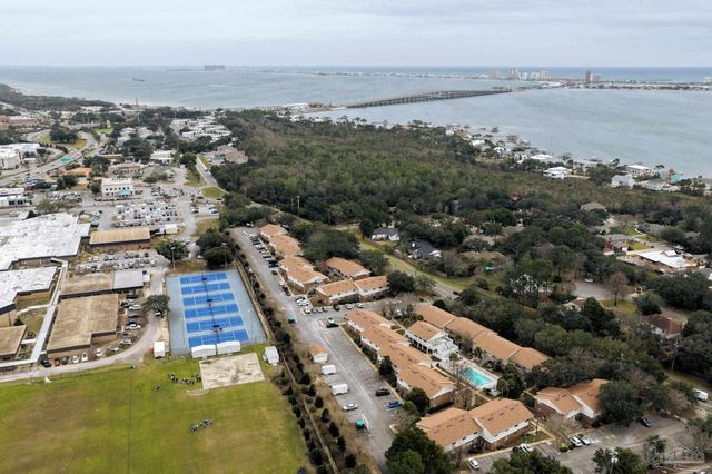 1200 Shoreline Dr 403, Gulf Breeze, FL 32561