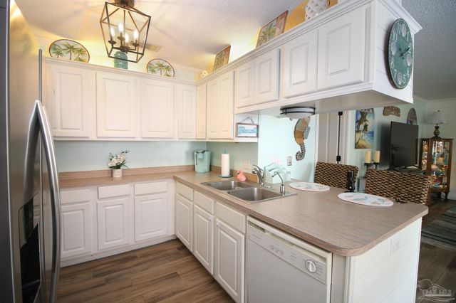 1200 Shoreline Dr 403, Gulf Breeze, FL 32561