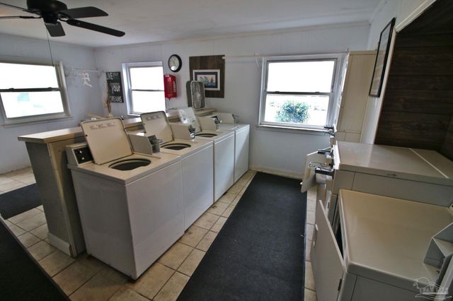 1200 Shoreline Dr 403, Gulf Breeze, FL 32561