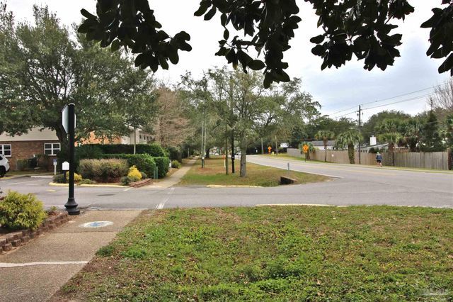 1200 Shoreline Dr 403, Gulf Breeze, FL 32561