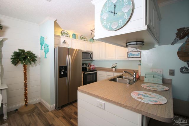 1200 Shoreline Dr 403, Gulf Breeze, FL 32561