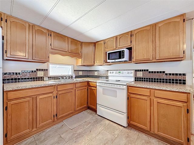 1040 MAIN STREET 162, Dunedin, FL 34698