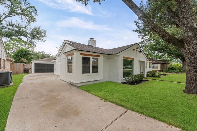 2306 Eaglerock Drive, Houston, TX 77080
