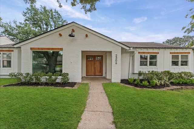 2306 Eaglerock Drive, Houston, TX 77080