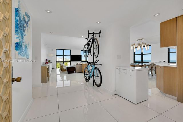 1111 Crandon Blvd A801, Key Biscayne, FL 33149