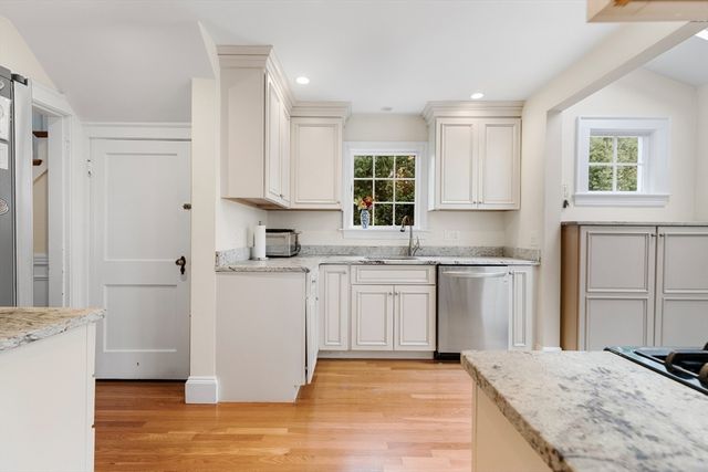 33 Ashcroft Rd, Medford, MA 02155