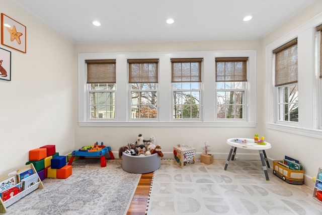 33 Ashcroft Rd, Medford, MA 02155