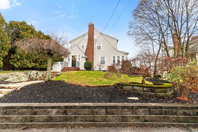 33 Ashcroft Rd, Medford, MA 02155