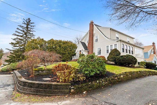 33 Ashcroft Rd, Medford, MA 02155