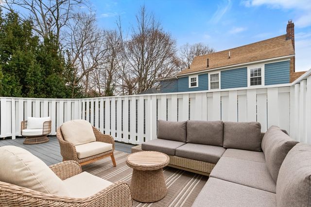 33 Ashcroft Rd, Medford, MA 02155