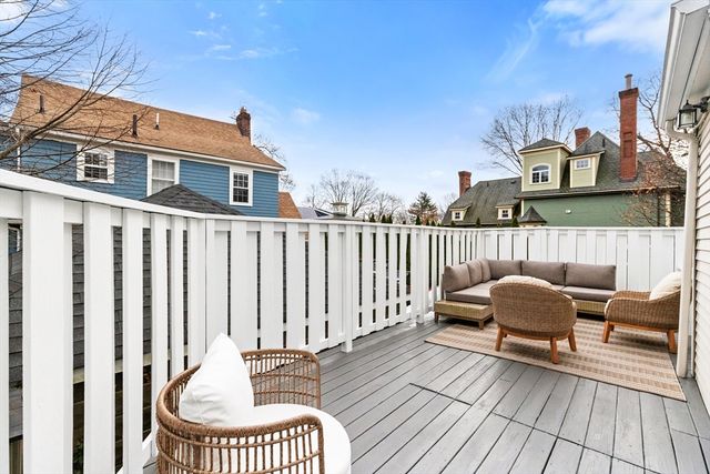 33 Ashcroft Rd, Medford, MA 02155