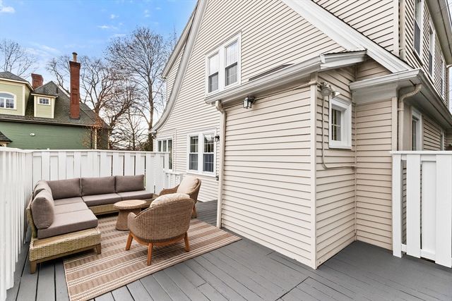 33 Ashcroft Rd, Medford, MA 02155