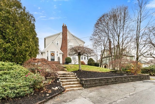 33 Ashcroft Rd, Medford, MA 02155