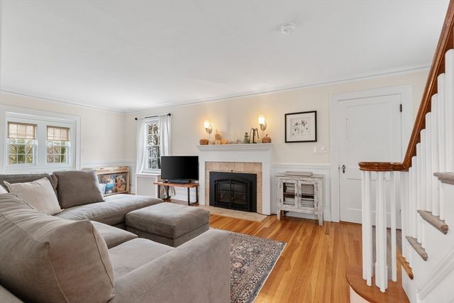 33 Ashcroft Rd, Medford, MA 02155