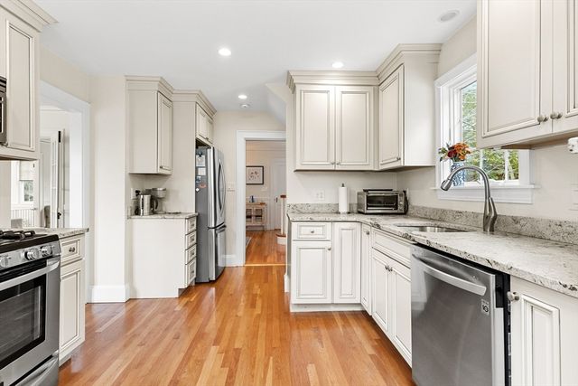 33 Ashcroft Rd, Medford, MA 02155