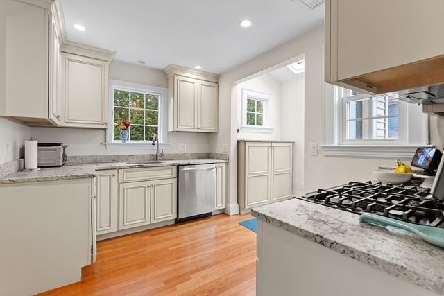 33 Ashcroft Rd, Medford, MA 02155