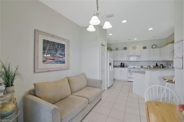 8457 Radcliffe TER 102, Naples, FL 34120