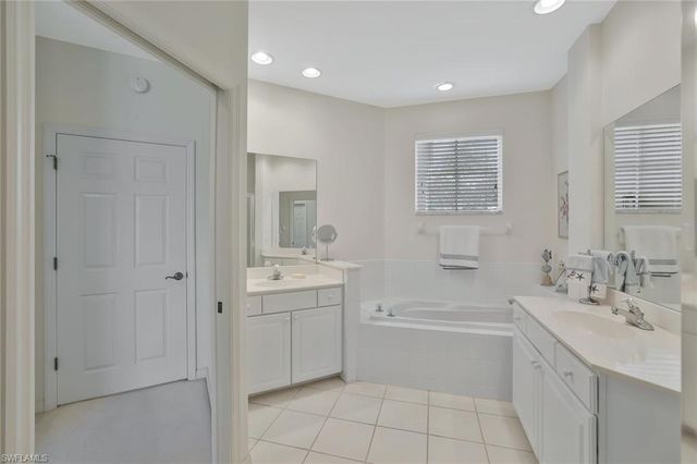 8457 Radcliffe TER 102, Naples, FL 34120