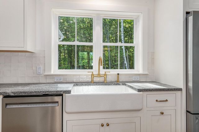 12-5 Wentworth Drive, Greenland, NH 03840