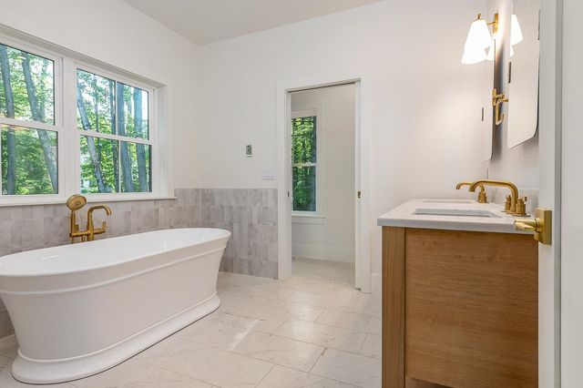 12-5 Wentworth Drive, Greenland, NH 03840