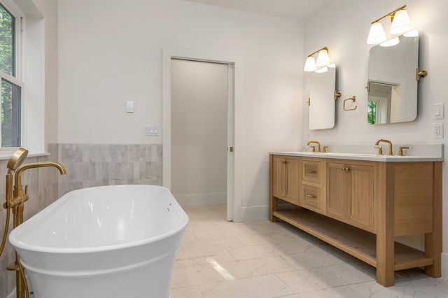 12-5 Wentworth Drive, Greenland, NH 03840