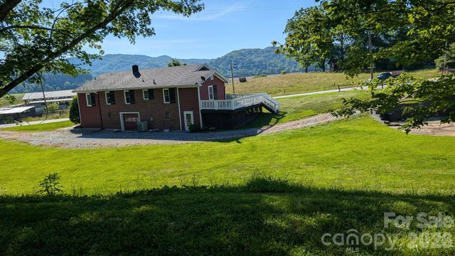 522 Calvert Road, Brevard, NC 28712