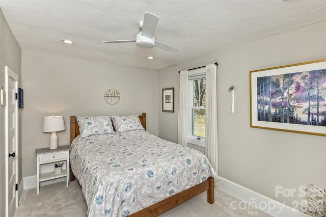 522 Calvert Road, Brevard, NC 28712