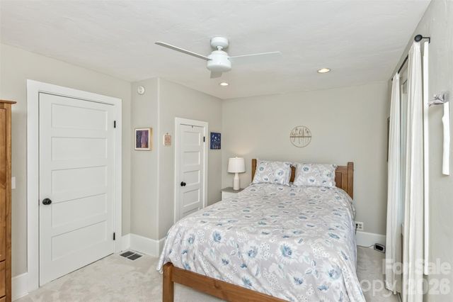 522 Calvert Road, Brevard, NC 28712