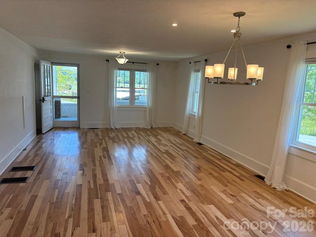 522 Calvert Road, Brevard, NC 28712