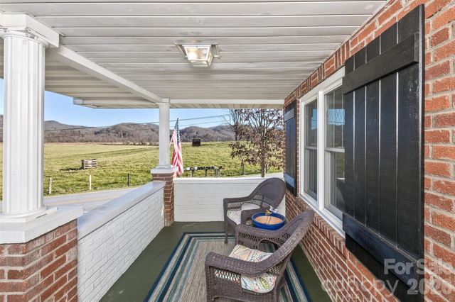 522 Calvert Road, Brevard, NC 28712