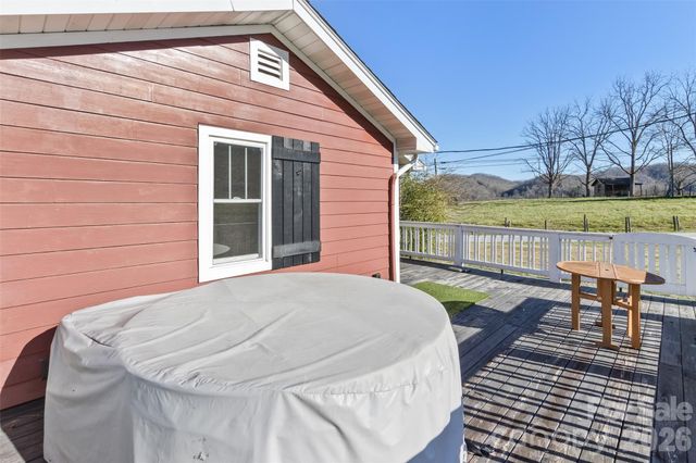522 Calvert Road, Brevard, NC 28712