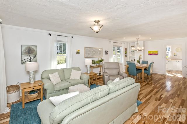 522 Calvert Road, Brevard, NC 28712