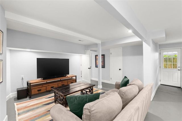 1077 Vista Trail NE, Atlanta, GA 30324