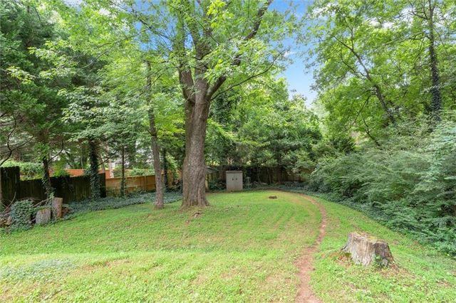 1077 Vista Trail NE, Atlanta, GA 30324