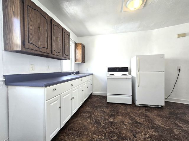 16 Bunker Ave 2R, Brockton, MA 02301