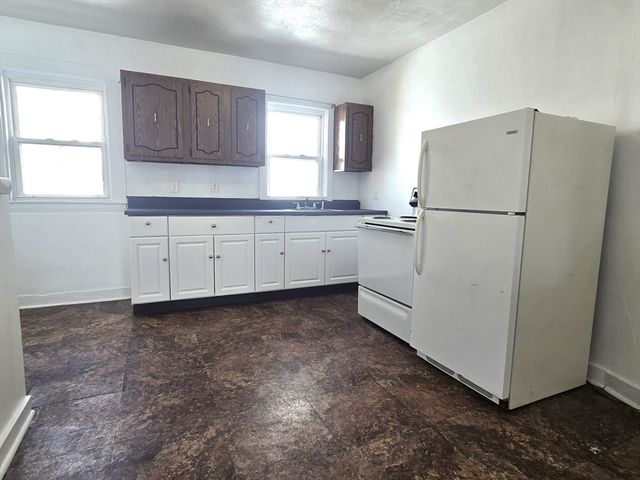 16 Bunker Ave 2R, Brockton, MA 02301