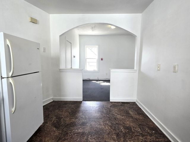 16 Bunker Ave 2R, Brockton, MA 02301