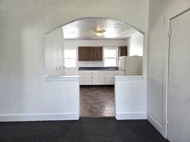 16 Bunker Ave 2R, Brockton, MA 02301